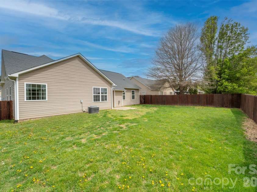 33 Hiawassee Road, Fletcher, NC 28732.  MLS# CAR4369400, YatesRealty ID 16122. 