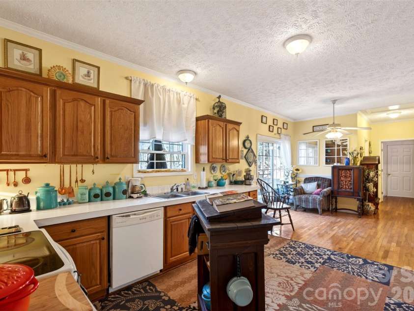 1146 Landrum Road, Columbus, NC 28722.  MLS# CAR4336640, YatesRealty ID 16125. 
