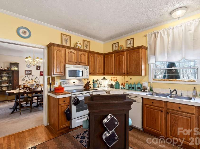 1146 Landrum Road, Columbus, NC 28722.  MLS# CAR4336640, YatesRealty ID 16125. 