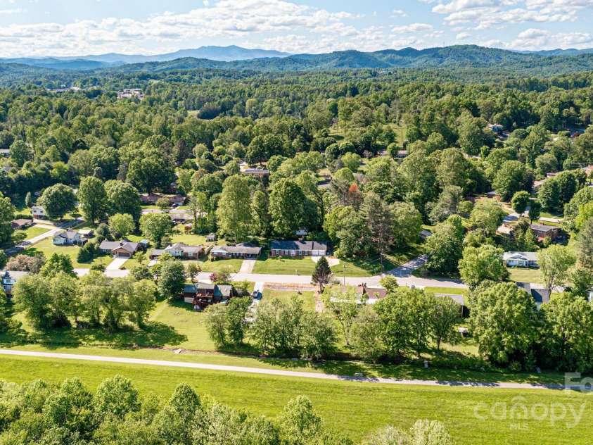 717 Pennell Street, Lenoir, NC 28645.  MLS# CAR4248949, YatesRealty ID 16126. 