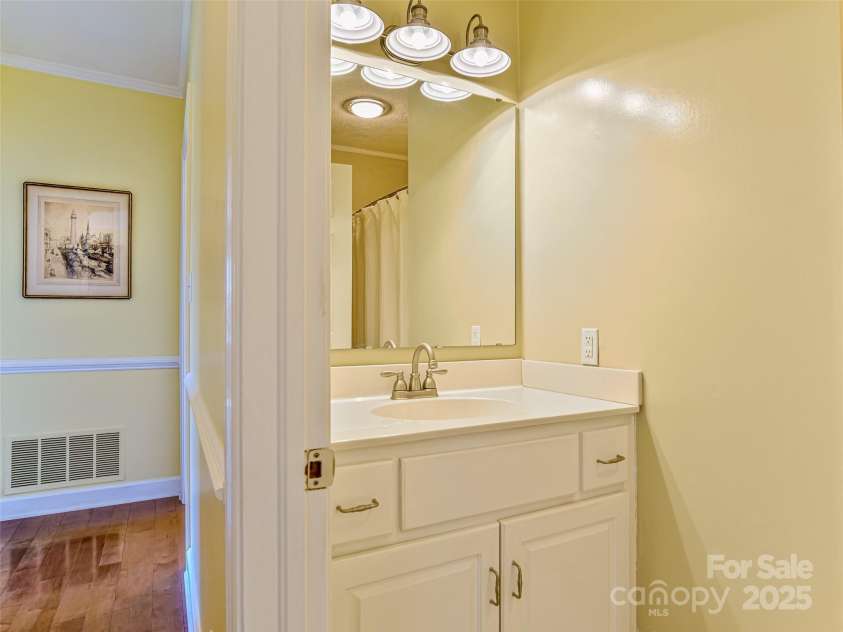 717 Pennell Street, Lenoir, NC 28645.  MLS# CAR4248949, YatesRealty ID 16126. 