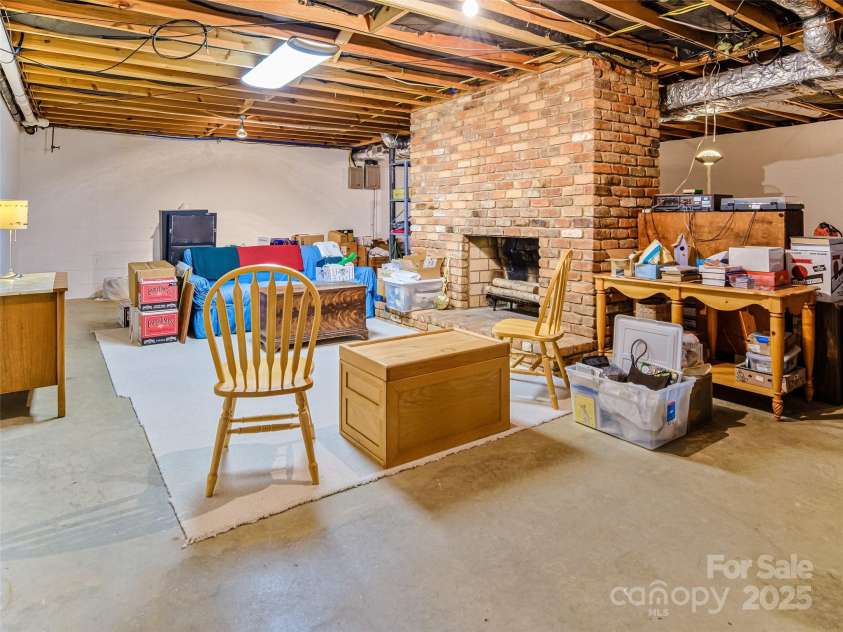 717 Pennell Street, Lenoir, NC 28645.  MLS# CAR4248949, YatesRealty ID 16126. 