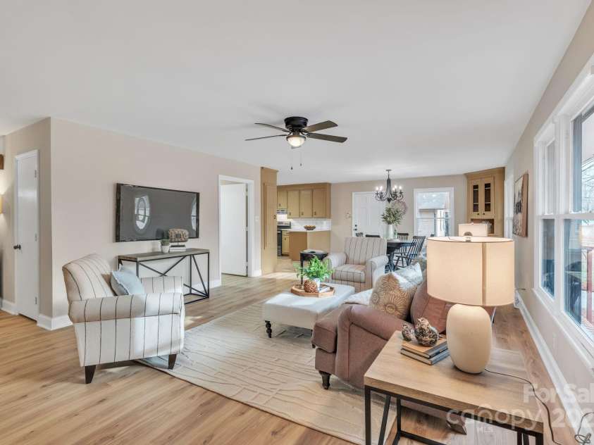 407 Thomas Street, Marshville, NC 28103.  MLS# CAR4216955, YatesRealty ID 16127. Bright airy atmosphere