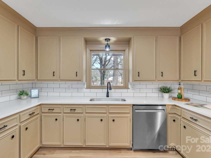 407 Thomas Street, Marshville, NC 28103.  MLS# CAR4216955, YatesRealty ID 16127. Plenty of counter space