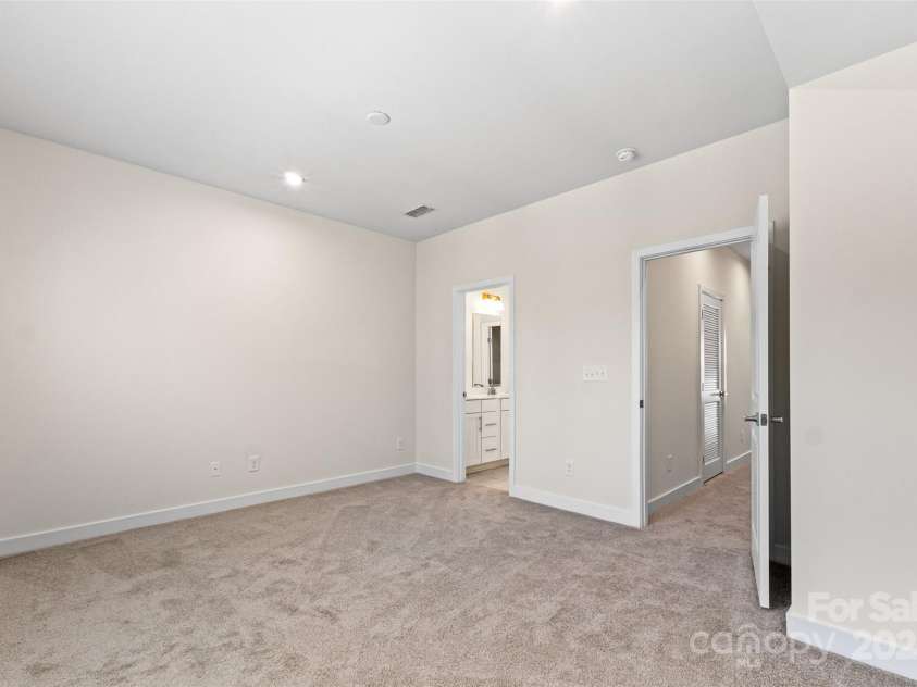 3645 Tryon Street, Charlotte, NC 28217.  MLS# CAR4231696, YatesRealty ID 16129. 