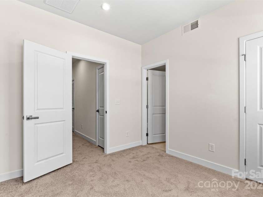 3645 Tryon Street, Charlotte, NC 28217.  MLS# CAR4231696, YatesRealty ID 16129. 