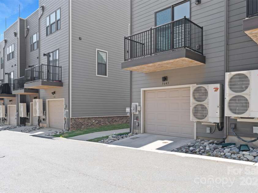 3645 Tryon Street, Charlotte, NC 28217.  MLS# CAR4231696, YatesRealty ID 16129. 