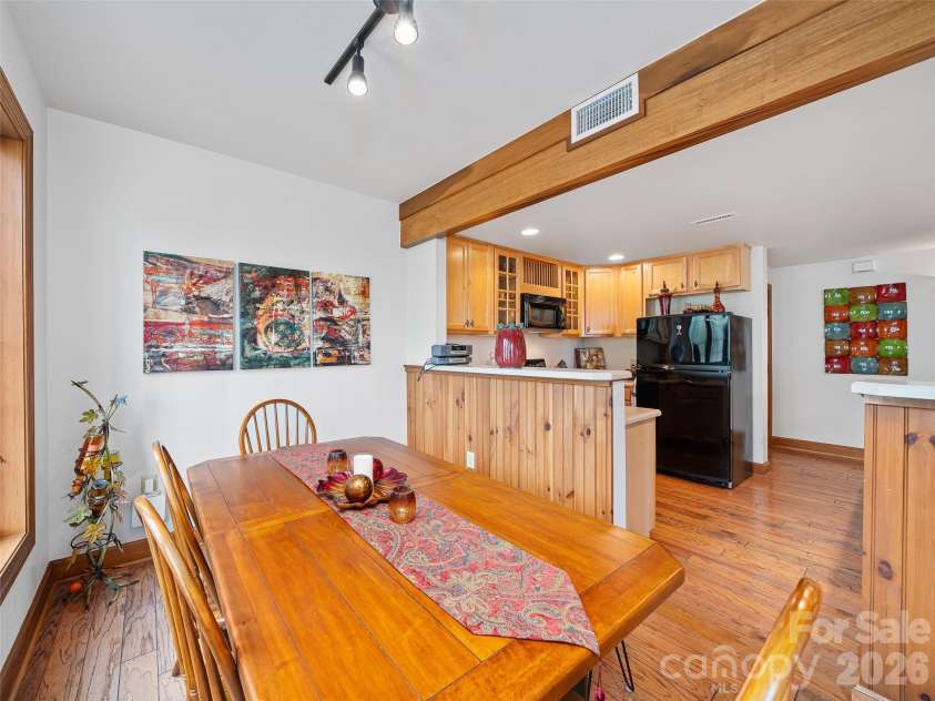 81 Creekside Way, Burnsville, NC 28714.  MLS# CAR4374251, YatesRealty ID 16129. 