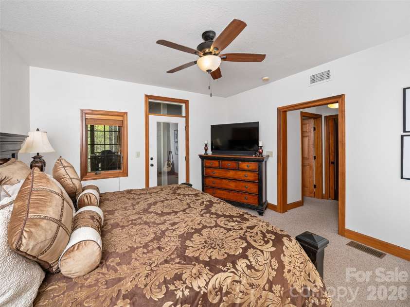 81 Creekside Way, Burnsville, NC 28714.  MLS# CAR4374251, YatesRealty ID 16129. 