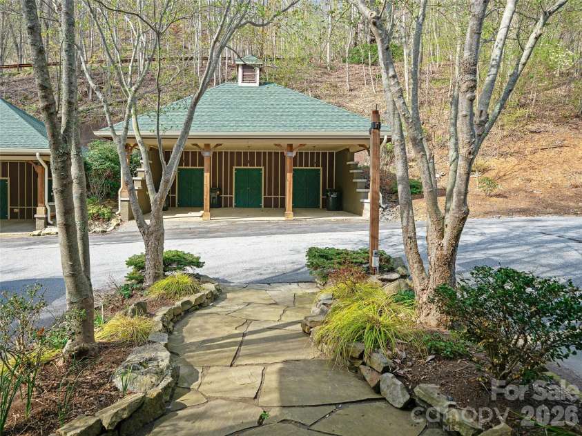 81 Creekside Way, Burnsville, NC 28714.  MLS# CAR4374251, YatesRealty ID 16129. 