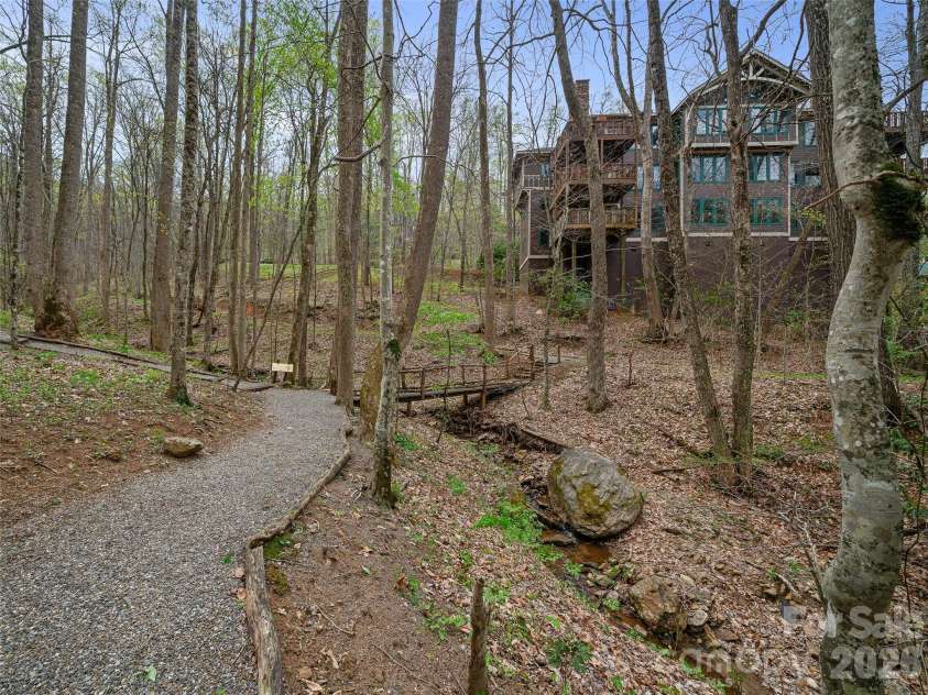 81 Creekside Way, Burnsville, NC 28714.  MLS# CAR4374251, YatesRealty ID 16129. 