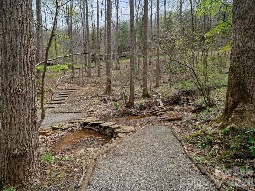 81 Creekside Way, Burnsville, NC 28714.  MLS# CAR4374251, YatesRealty ID 16129. NATURE TRAIL