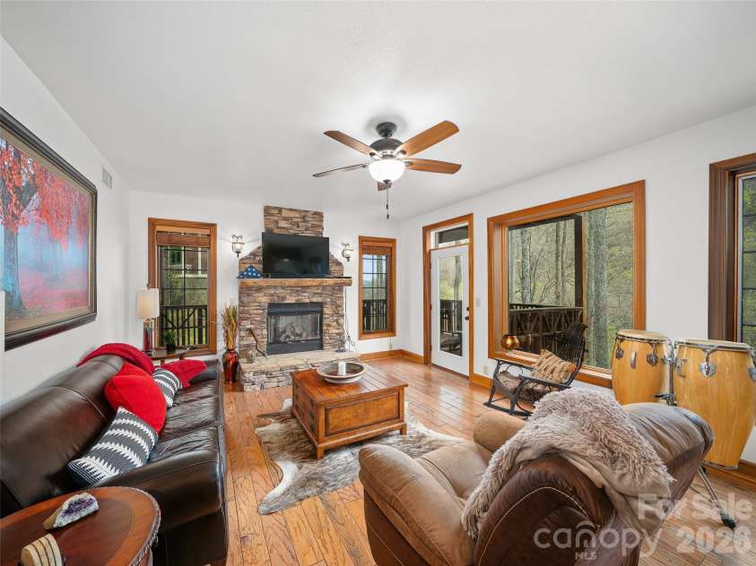 81 Creekside Way, Burnsville, NC 28714.  MLS# CAR4374251, YatesRealty ID 16129. Open Concept living room Kitchen and Dining