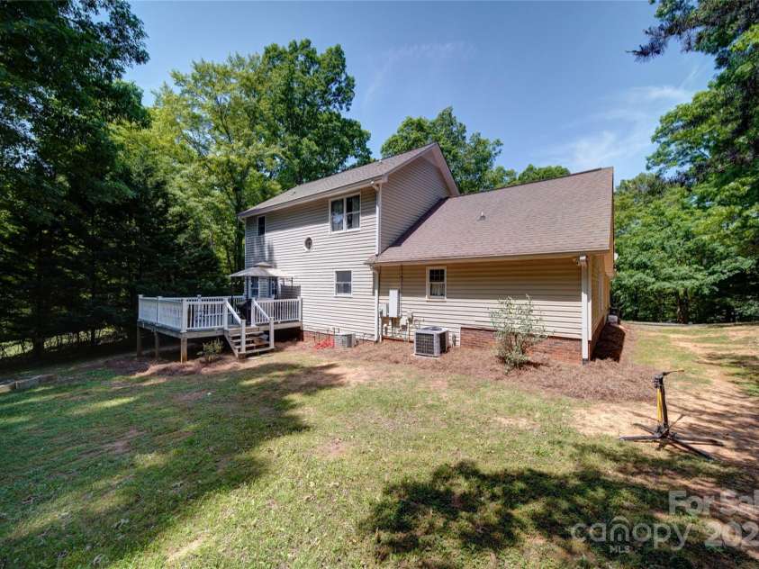 122 Roxboro Court, Mount Gilead, NC 27306.  MLS# CAR4250352, YatesRealty ID 16130. 