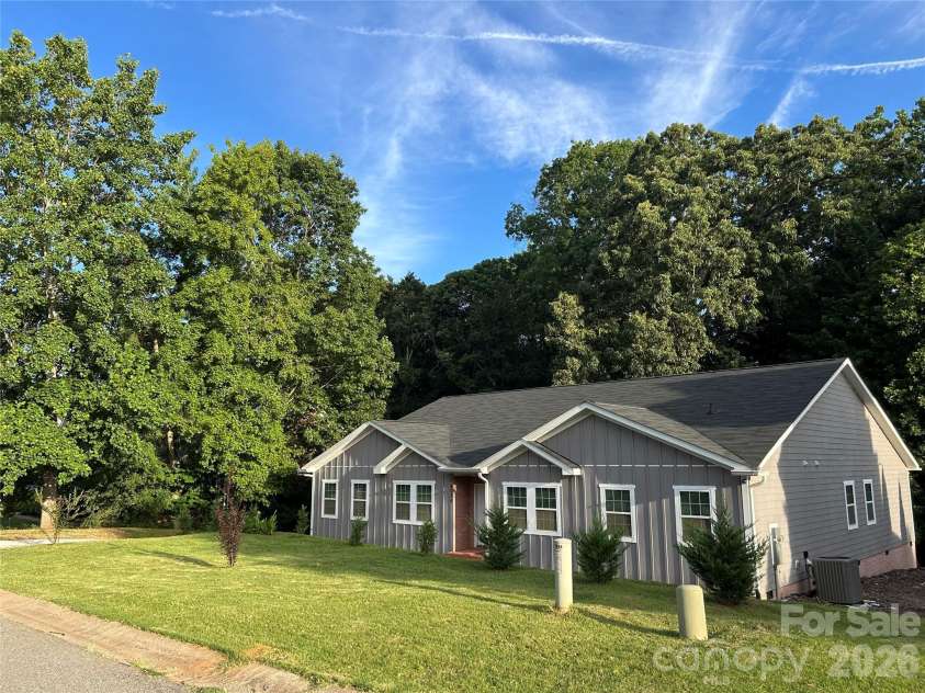 4054 belle meade Circle, Belmont, NC 28012.  MLS# CAR4297161, YatesRealty ID 16131. 