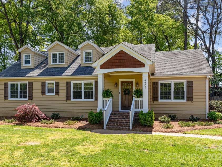 4467 Woodlark Lane, Charlotte, NC 28211.  MLS# CAR4248713, YatesRealty ID 16131. 
