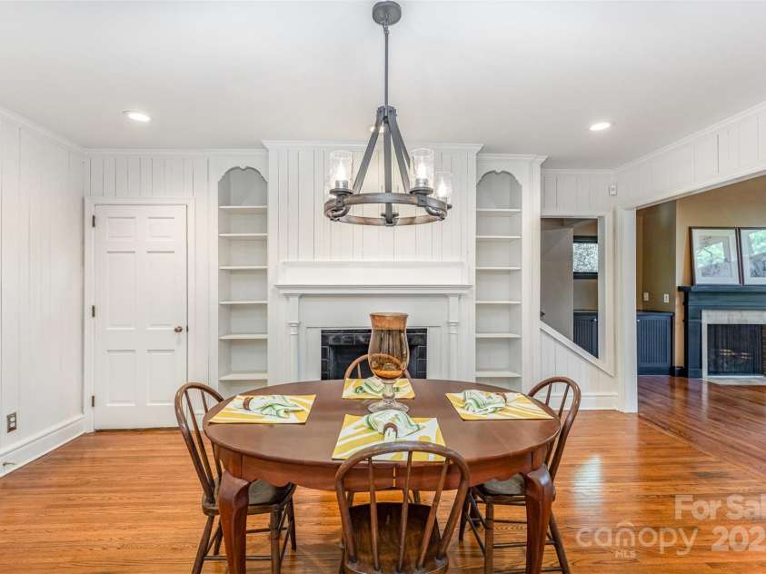 4467 Woodlark Lane, Charlotte, NC 28211.  MLS# CAR4248713, YatesRealty ID 16131. 