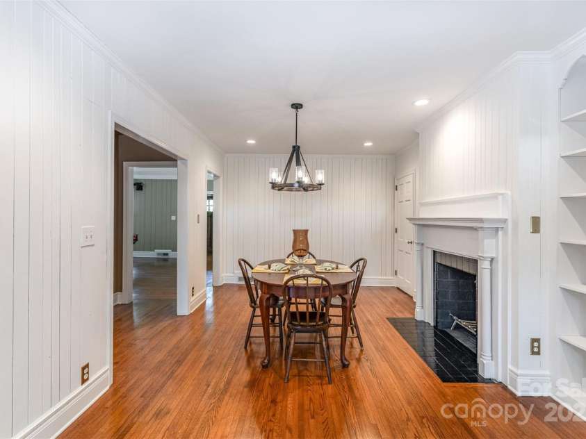 4467 Woodlark Lane, Charlotte, NC 28211.  MLS# CAR4248713, YatesRealty ID 16131. 