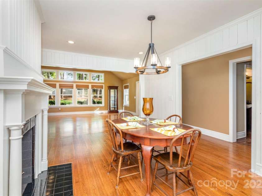 4467 Woodlark Lane, Charlotte, NC 28211.  MLS# CAR4248713, YatesRealty ID 16131. 