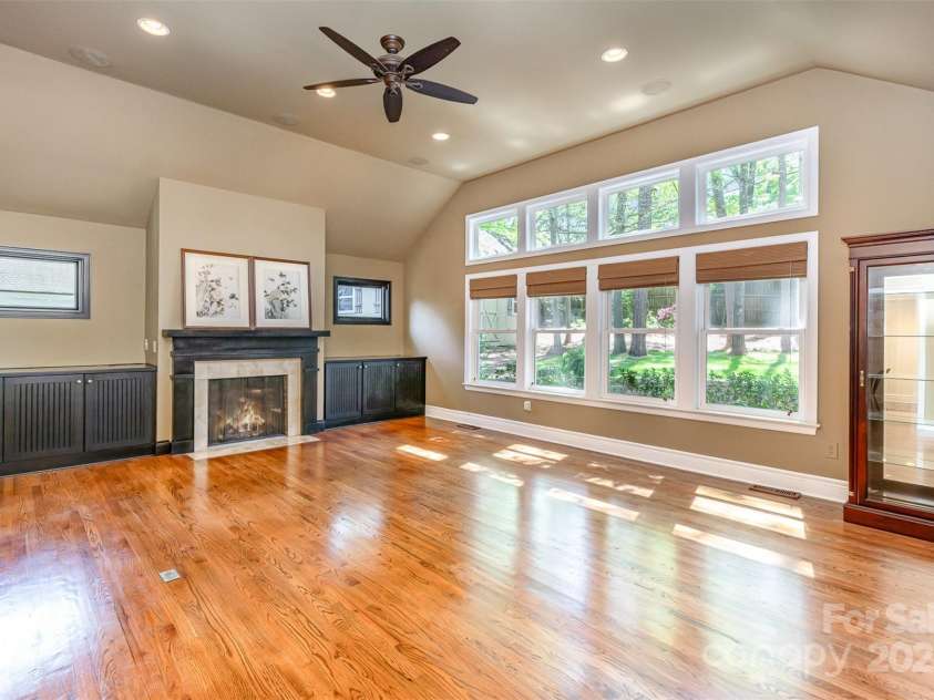 4467 Woodlark Lane, Charlotte, NC 28211.  MLS# CAR4248713, YatesRealty ID 16131. 