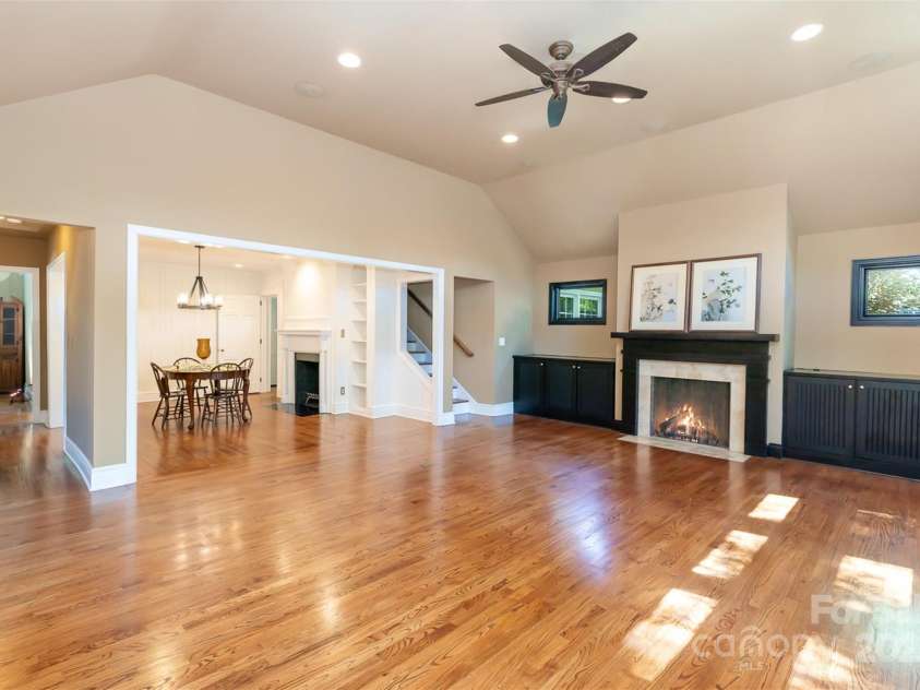 4467 Woodlark Lane, Charlotte, NC 28211.  MLS# CAR4248713, YatesRealty ID 16131. 