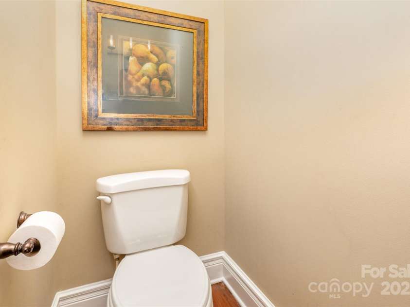 4467 Woodlark Lane, Charlotte, NC 28211.  MLS# CAR4248713, YatesRealty ID 16131. 