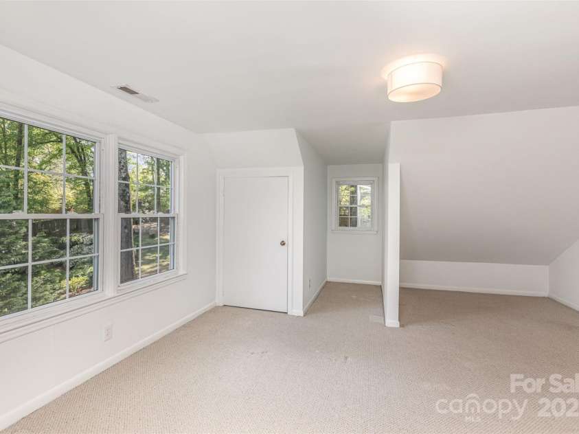 4467 Woodlark Lane, Charlotte, NC 28211.  MLS# CAR4248713, YatesRealty ID 16131. 