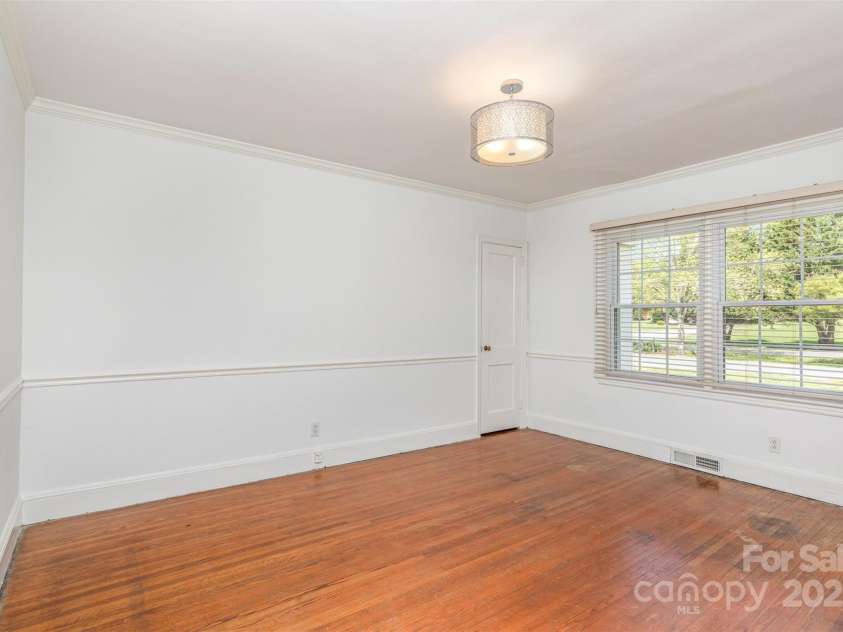 4467 Woodlark Lane, Charlotte, NC 28211.  MLS# CAR4248713, YatesRealty ID 16131. 