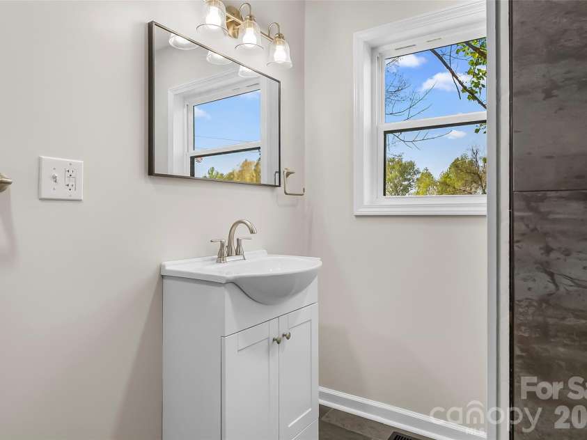 161 Lukin Street, Marion, NC 28752.  MLS# CAR4366231, YatesRealty ID 16132. 