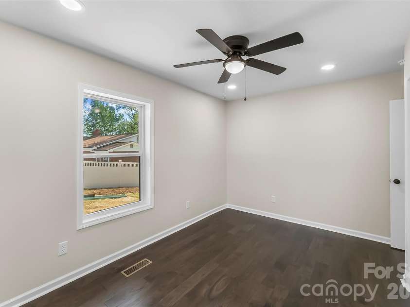161 Lukin Street, Marion, NC 28752.  MLS# CAR4366231, YatesRealty ID 16132. 