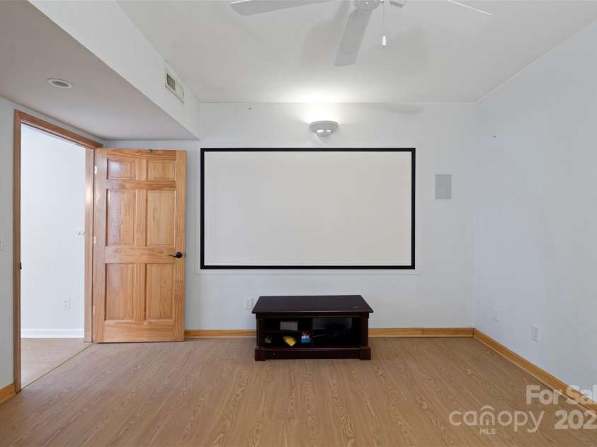 28 Woodberry Lane, Murphy, NC 28906.  MLS# CAR4227300, YatesRealty ID 16132. 