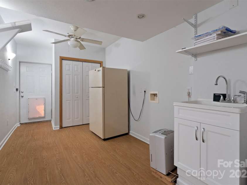 28 Woodberry Lane, Murphy, NC 28906.  MLS# CAR4227300, YatesRealty ID 16132. 