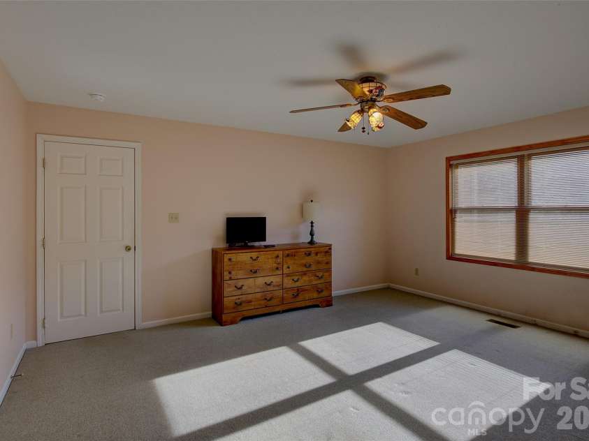 11014 State Hwy 80 S Highway, Burnsville, NC 28714.  MLS# CAR4373602, YatesRealty ID 16133. 