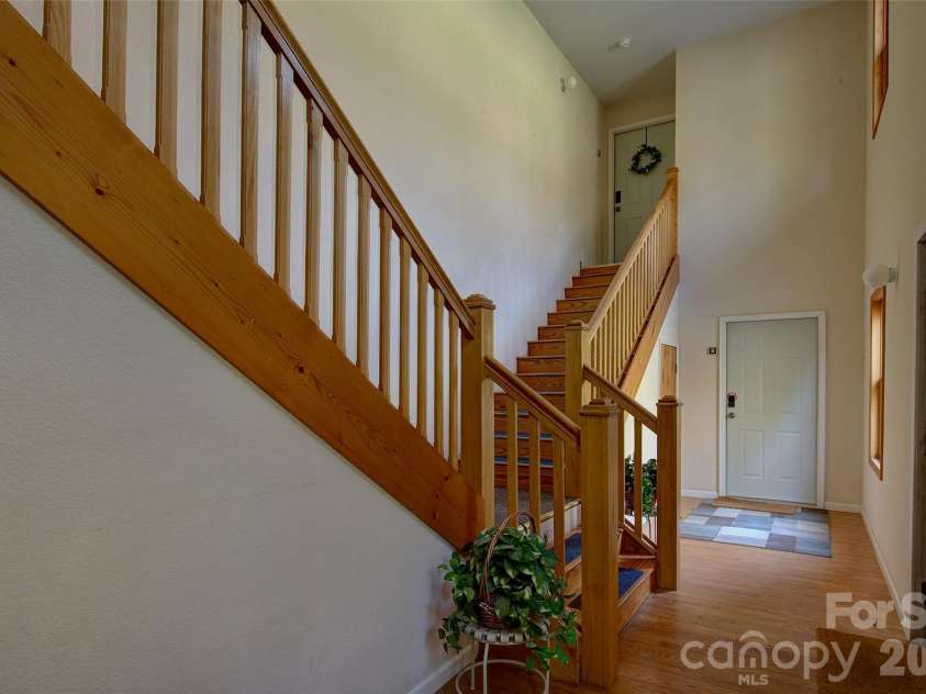 11014 State Hwy 80 S Highway, Burnsville, NC 28714.  MLS# CAR4373602, YatesRealty ID 16133. 