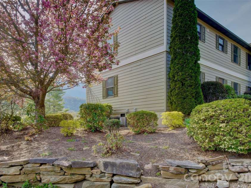 11014 State Hwy 80 S Highway, Burnsville, NC 28714.  MLS# CAR4373602, YatesRealty ID 16133. 