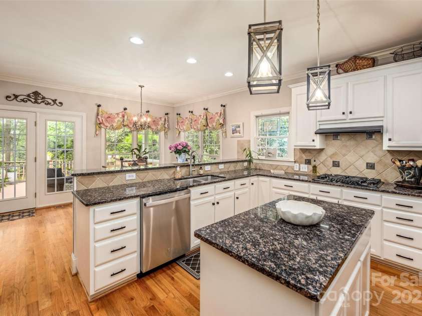 19729 Callaway Hills Lane, Davidson, NC 28036.  MLS# CAR4247950, YatesRealty ID 16133. 