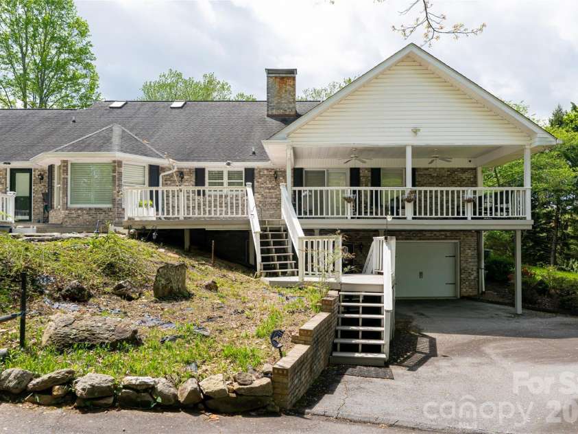 22 Moon Wood Trail, Asheville, NC 28806.  MLS# CAR4230954, YatesRealty ID 16136. 