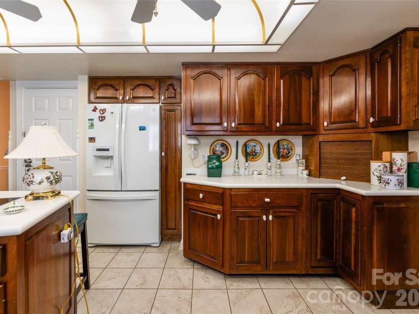 22 Moon Wood Trail, Asheville, NC 28806.  MLS# CAR4230954, YatesRealty ID 16136. 