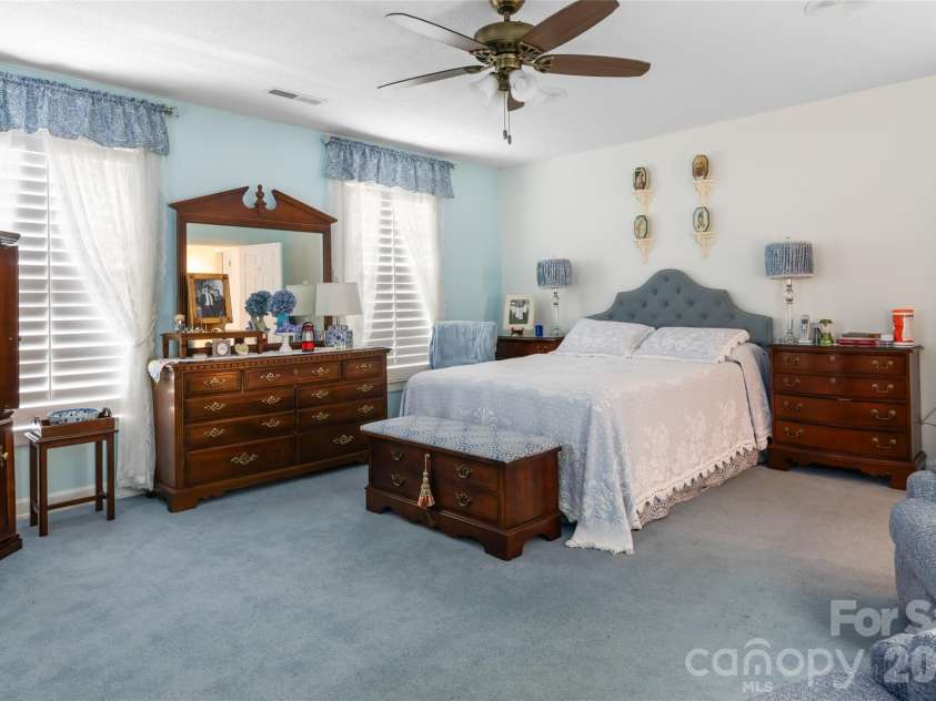 22 Moon Wood Trail, Asheville, NC 28806.  MLS# CAR4230954, YatesRealty ID 16136. 