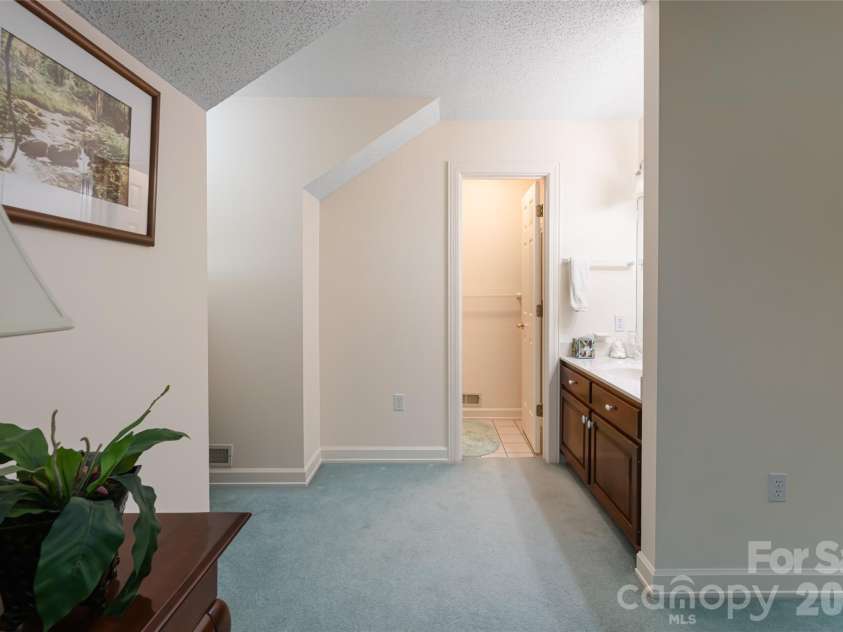 22 Moon Wood Trail, Asheville, NC 28806.  MLS# CAR4230954, YatesRealty ID 16136. 