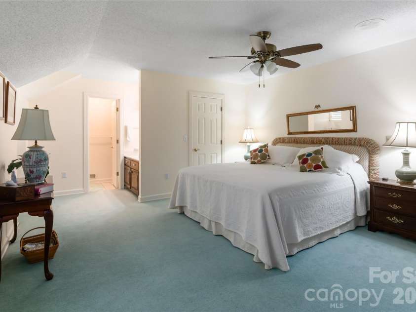 22 Moon Wood Trail, Asheville, NC 28806.  MLS# CAR4230954, YatesRealty ID 16136. 