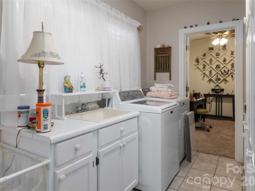 22 Moon Wood Trail, Asheville, NC 28806.  MLS# CAR4230954, YatesRealty ID 16136. 