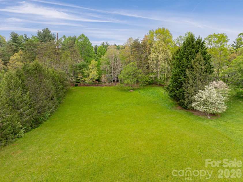 22 Moon Wood Trail, Asheville, NC 28806.  MLS# CAR4230954, YatesRealty ID 16136. 