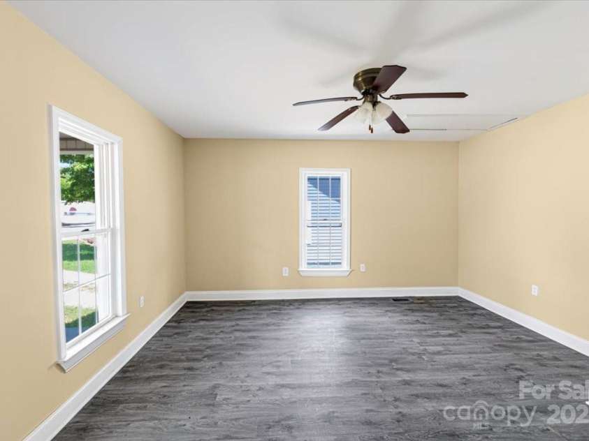 921 1st Street, Lowell, NC 28098.  MLS# CAR4263355, YatesRealty ID 16136. 