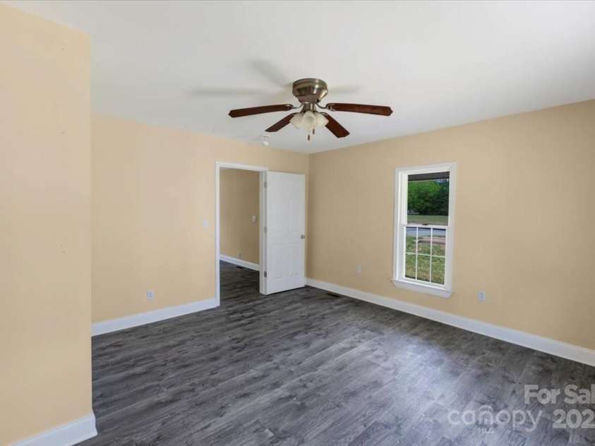 921 1st Street, Lowell, NC 28098.  MLS# CAR4263355, YatesRealty ID 16136. 