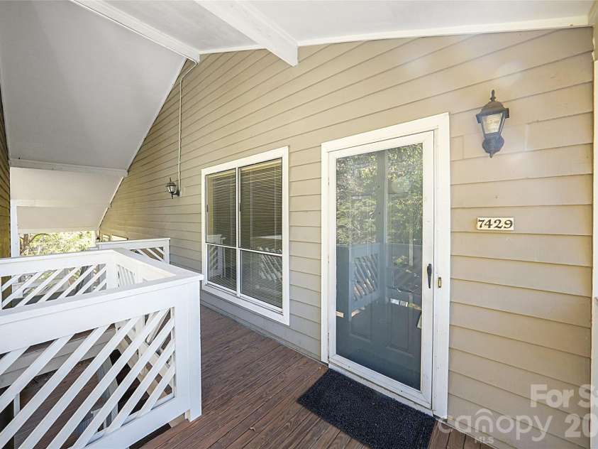 7429 Ashfield Court, Charlotte, NC 28226.  MLS# CAR4317802, YatesRealty ID 16137. 
