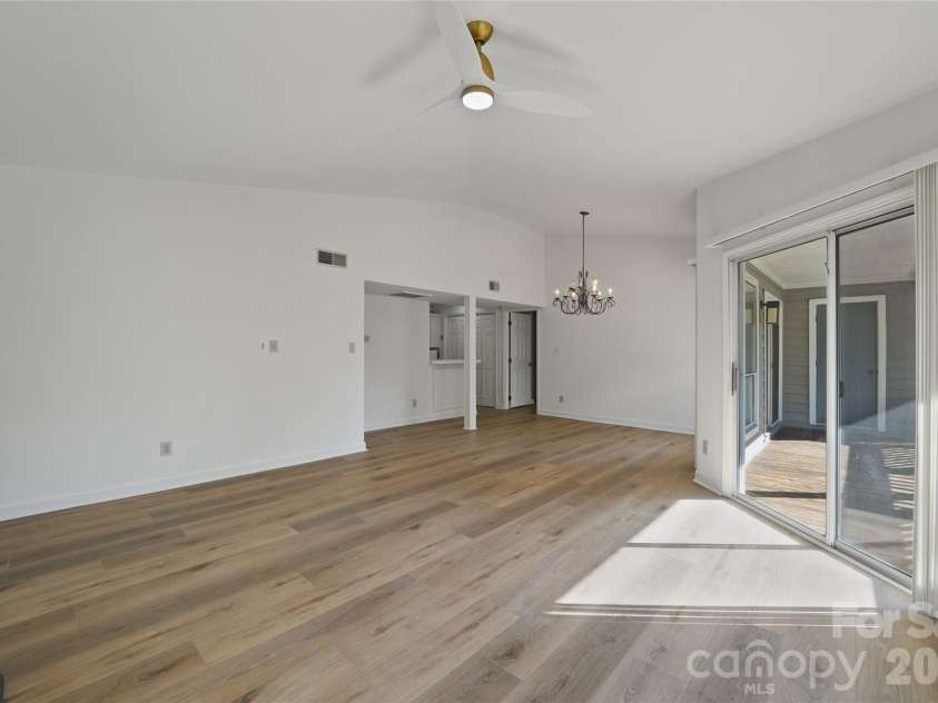 7429 Ashfield Court, Charlotte, NC 28226.  MLS# CAR4317802, YatesRealty ID 16137. 