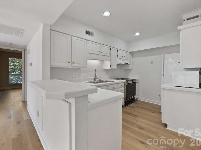 7429 Ashfield Court, Charlotte, NC 28226.  MLS# CAR4317802, YatesRealty ID 16137. 