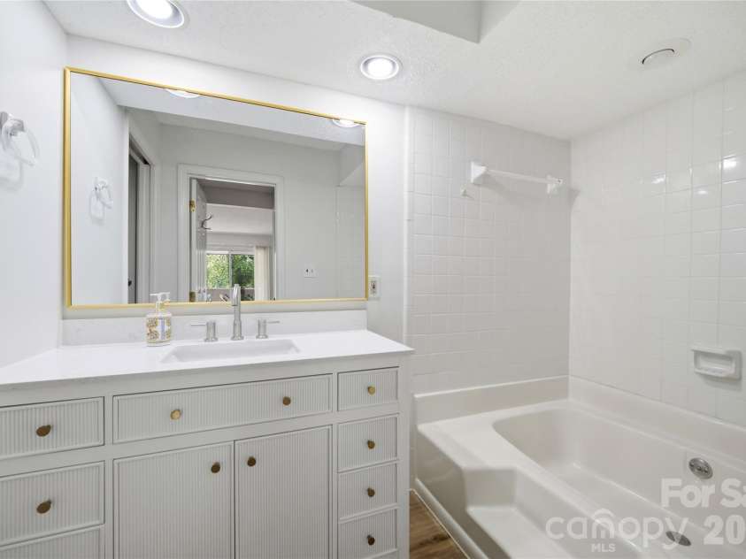 7429 Ashfield Court, Charlotte, NC 28226.  MLS# CAR4317802, YatesRealty ID 16137. 
