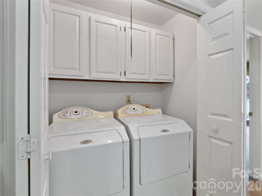 7429 Ashfield Court, Charlotte, NC 28226.  MLS# CAR4317802, YatesRealty ID 16137. 
